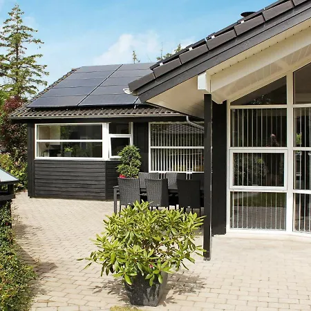 8 Person Holiday In Bl Vand Ferienhaus *